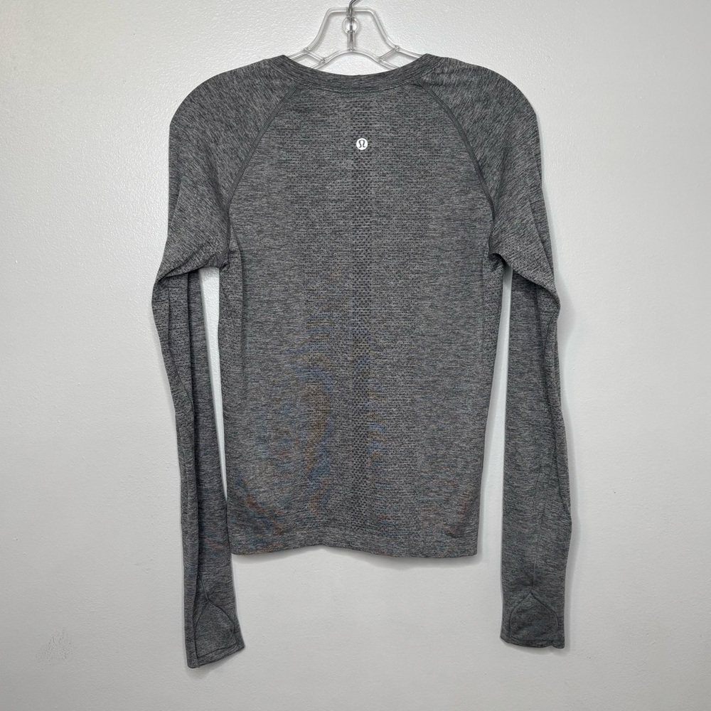lululemon athletica Heathered Gray Long Sleeve Seamless Top